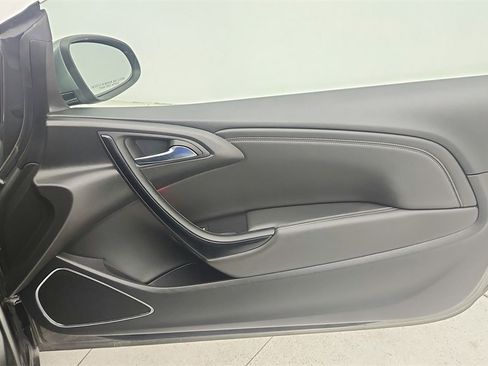 Used 2019 Buick Cascada Premium image 31