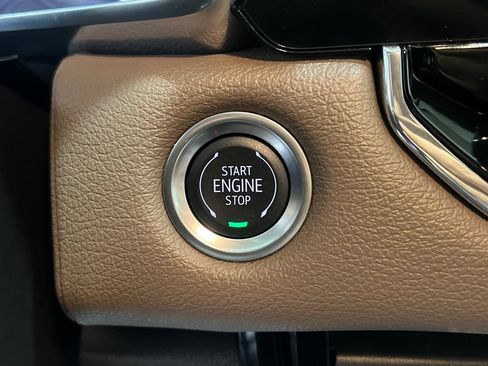 Used 2025 GMC Canyon Denali AWD/4WD image 26