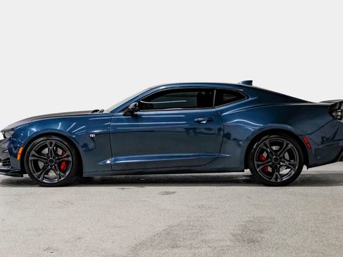 Used 2019 Chevrolet Camaro SS RWD image 9