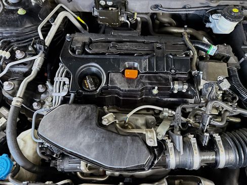 Used 2021 Honda Accord Touring image 39