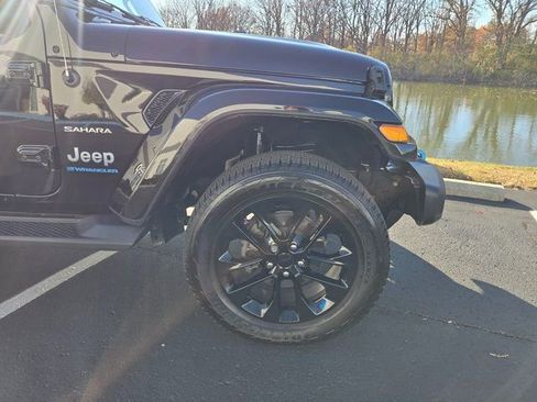 Used 2023 Jeep Wrangler Unlimited Sahara w/ Cold Weather Group image 5