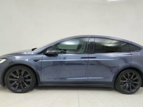 Used 2022 Tesla Model X image 10