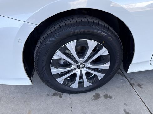 Used 2020 Toyota Prius LE w/ Carpet Mat Package AWD/4WD image 8