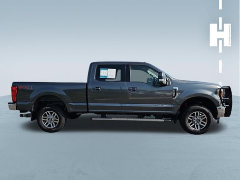 Used 2017 Ford F250 Lariat w/ Lariat Value Package AWD/4WD image 3