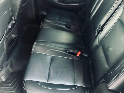 Used 2019 GMC Yukon XL SLE AWD/4WD image 22