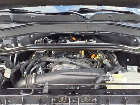 Used 2025 Ford Explorer ST-Line w/ ST-Line Street Pack image 38