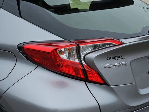 Used 2018 Toyota C-HR XLE image 30