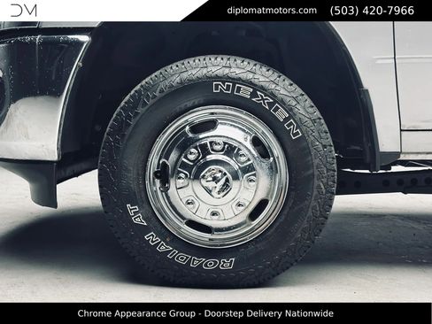Used 2024 RAM 3500 Tradesman w/ Chrome Appearance Group AWD/4WD image 41