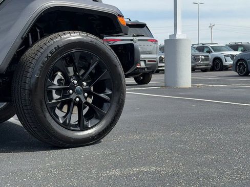 Used 2025 Jeep Wrangler Unlimited Sahara AWD/4WD image 41
