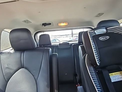 Used 2021 Toyota Highlander Limited image 13