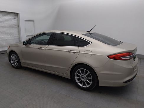 Used 2017 Ford Fusion SE w/ Fusion SE Technology Package image 3