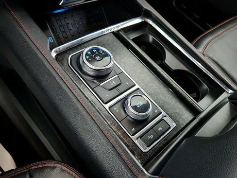 Used 2022 Ford Expedition Max Limited image 17