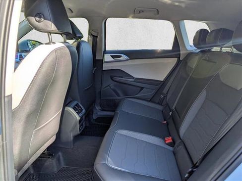 New 2026 Volkswagen Taos SE image 17