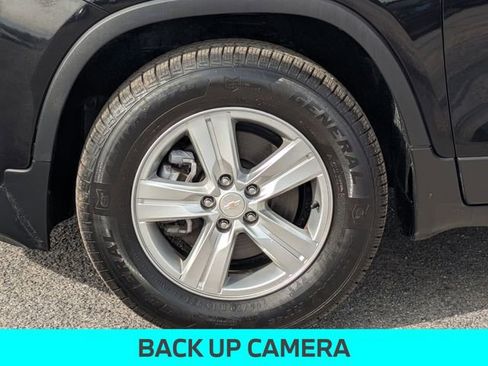 Used 2022 Chevrolet Trax LS image 13