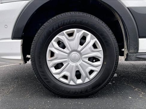 Used 2022 Ford Transit 350 XLT image 9