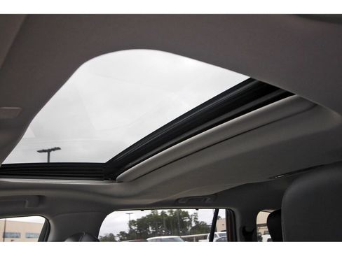 Used 2023 Toyota Highlander Limited image 29