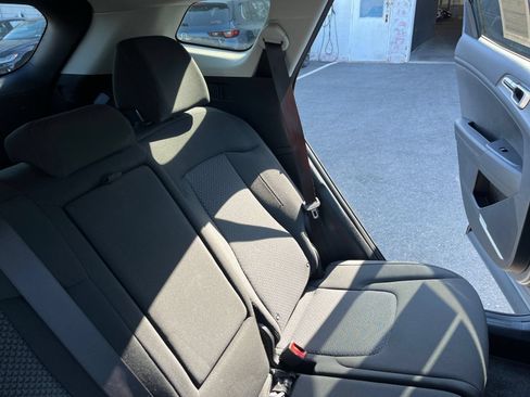 Used 2025 Kia Sportage LX FWD image 30