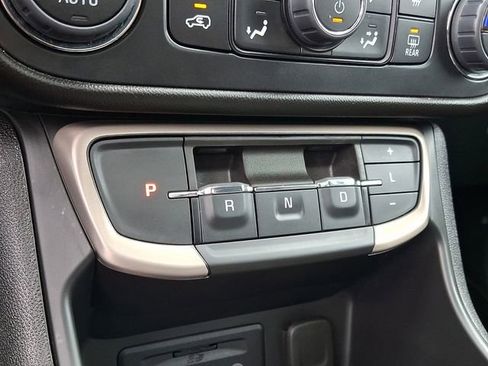 Certified 2023 GMC Terrain Denali w/ Denali Premium Package AWD/4WD image 15