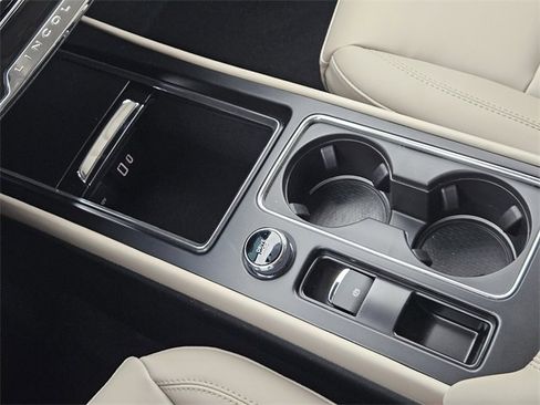 New 2026 Lincoln Corsair Premiere image 19