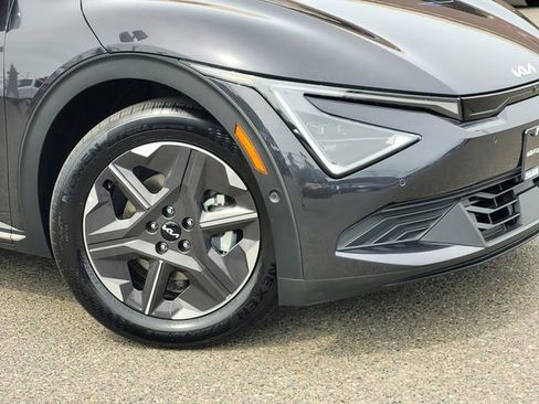 Used 2025 Kia EV6 Light w/ Light LR Technology Package image 6