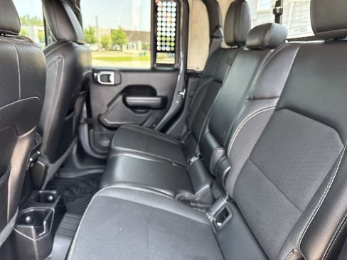 Used 2021 Jeep Gladiator Sport AWD/4WD image 31