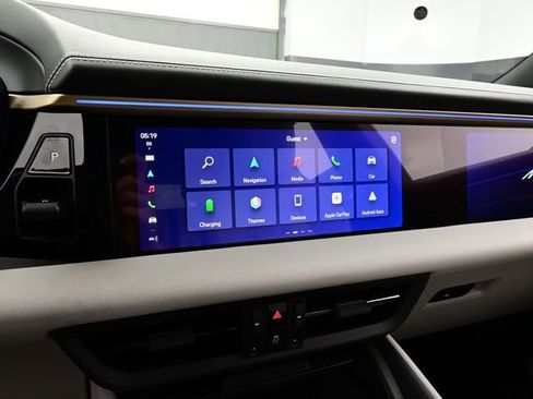 Certified 2024 Porsche Macan 4 Electric AWD/4WD image 10