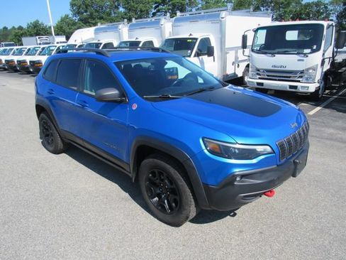 Used 2019 Jeep Cherokee Trailhawk AWD/4WD image 4