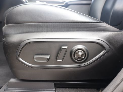 Used 2022 Jeep Grand Cherokee L Limited AWD/4WD image 18
