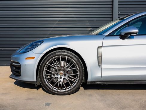 Certified 2023 Porsche Panamera Platinum Edition image 11