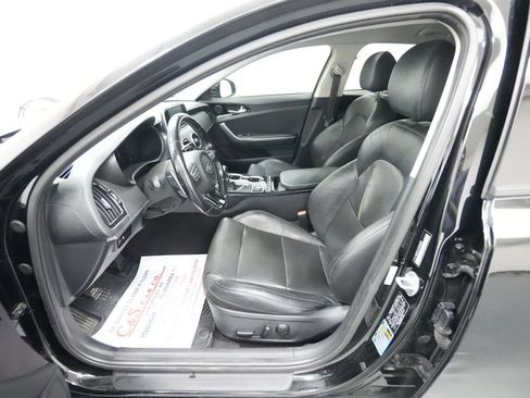 Used 2018 Kia Stinger RWD image 14