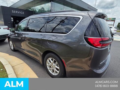 Used 2022 Chrysler Pacifica Touring-L FWD image 3