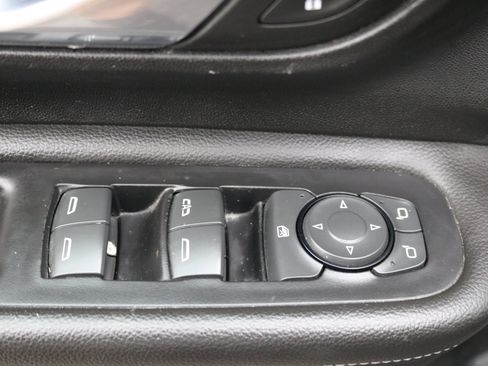 Used 2023 GMC Terrain SLT image 14