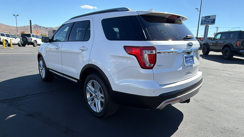 Used 2017 Ford Explorer XLT w/ Equipment Group 201A AWD/4WD image 5