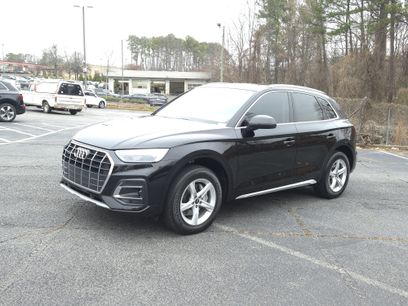 Used 2023 Audi Q5 Premium w/ Convenience Package