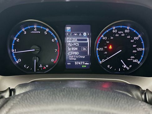 Used 2018 Toyota RAV4 XLE image 19