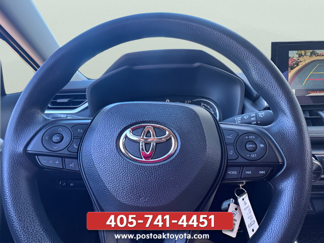 Used 2025 Toyota RAV4 LE AWD/4WD image 18