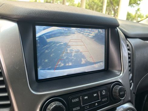 Used 2019 Chevrolet Suburban LT RWD image 9