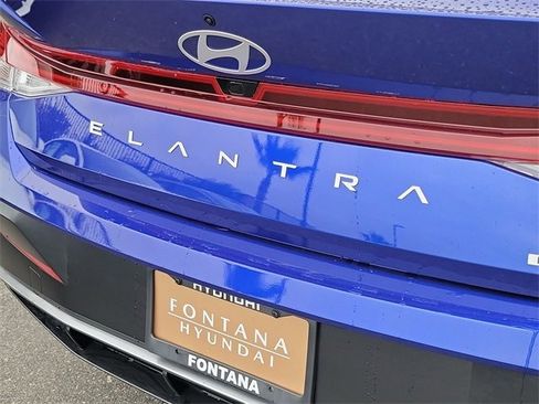 New 2025 Hyundai Elantra Limited image 23