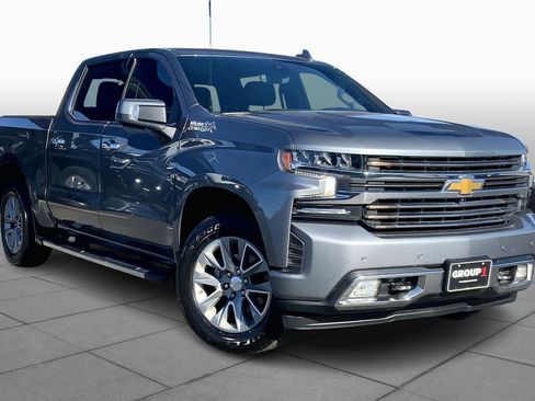 Used 2022 Chevrolet Silverado 1500 High Country w/ Technology Package image 3