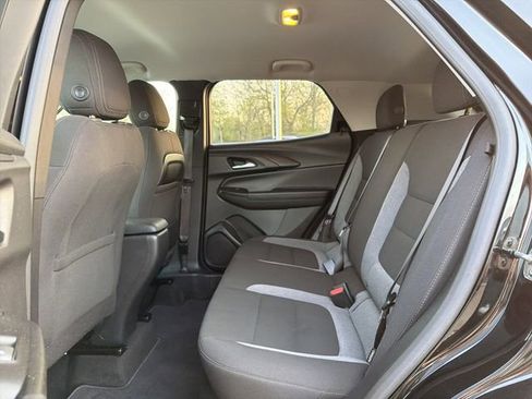 Used 2024 Chevrolet TrailBlazer LT FWD image 13