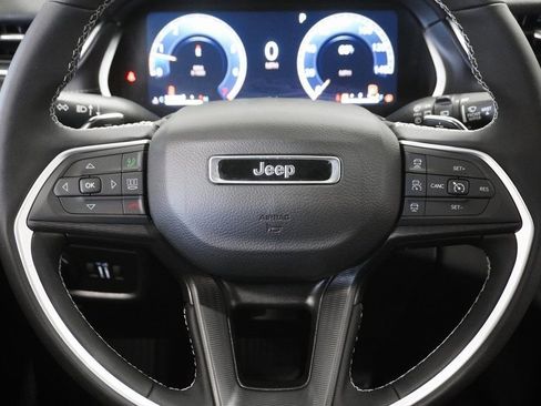 Used 2024 Jeep Grand Cherokee Altitude image 21