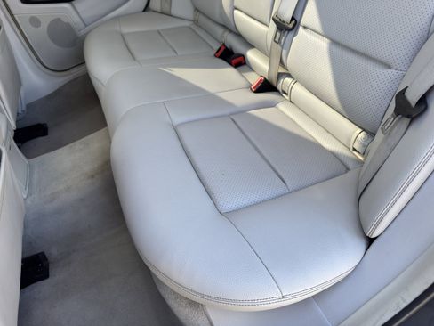 Used 2014 Mercedes-Benz E 350 Sedan image 16