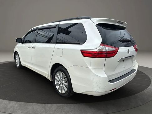 Used 2015 Toyota Sienna Limited Premium image 7