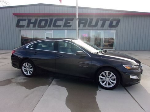 Used 2023 Chevrolet Malibu LT image 2