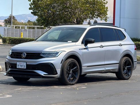 Used 2023 Volkswagen Tiguan SE R-Line FWD image 8