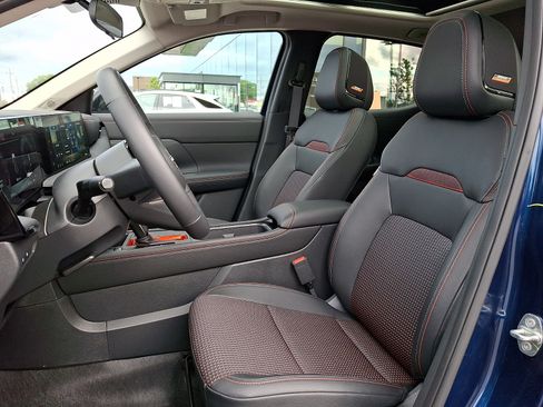 Used 2026 Nissan Kicks SR w/ SR Premium Package AWD/4WD image 13