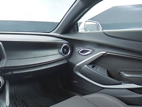 Used 2017 Chevrolet Camaro LT w/ Technology Package image 18
