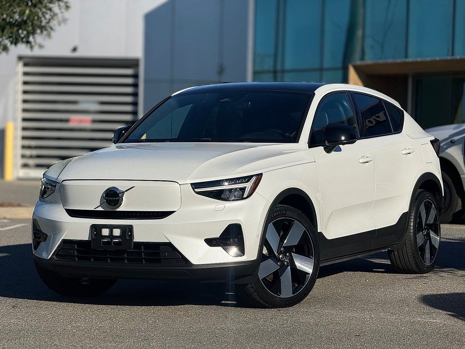 Certified 2023 Volvo C40 P8 Recharge Plus w/ Climate Package AWD/4WD image 1