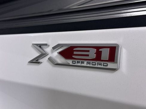 Used 2020 GMC Sierra 1500 SLT AWD/4WD image 32