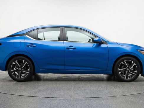 Used 2025 Nissan Sentra SV FWD image 11